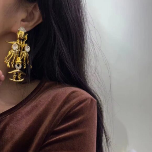 Schiaparelli Surrealist Inspired Large Statement Earrings Gold Designer … - Picture 5 of 13